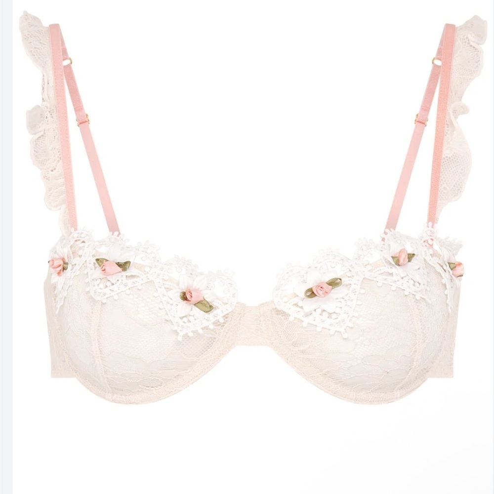 Urban Outfitters Lace Bra in Cream and Pink